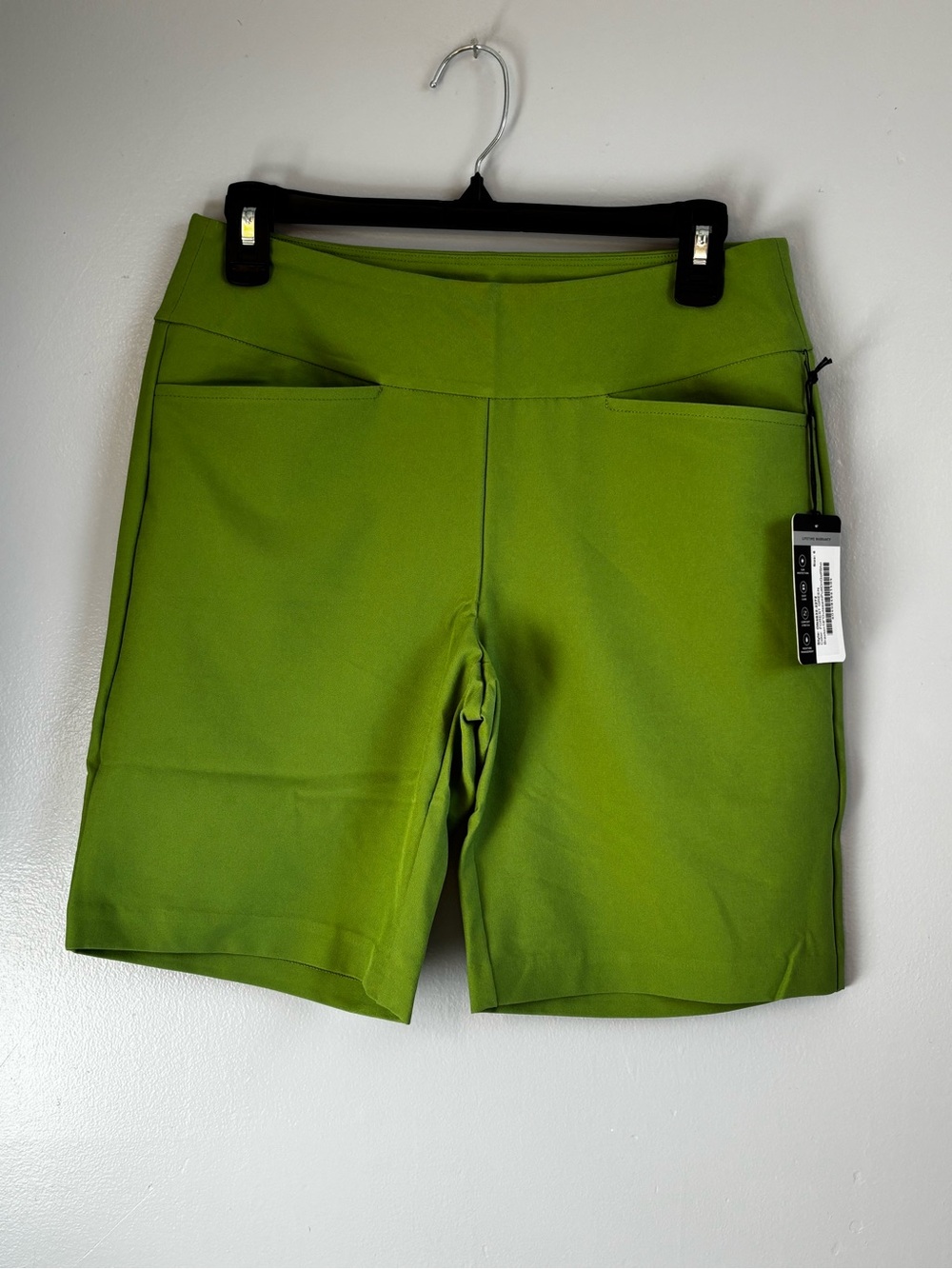 Tail Activewear Braxton Pull-On Ladies Golf Shorts Forest Green. Sz 6. NWT